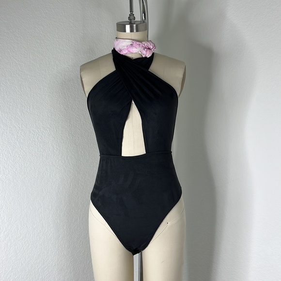 OW Intimates Celine Bodysuit Crossover - Picture 2 of 12